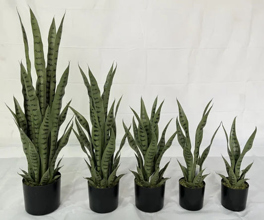 Indoor and Outdoor Snack Plants Category Plastic Artificial Shrubs for Enhancing Your Garden or Home Decor
